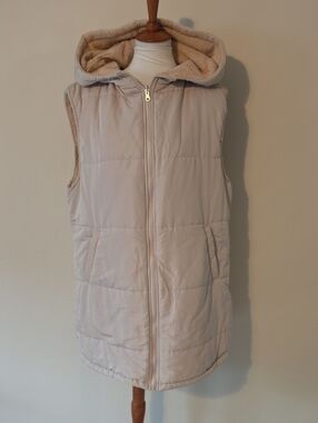 Pretty Garden Women's Hooded Puffer Vest in Light Beige Brand New